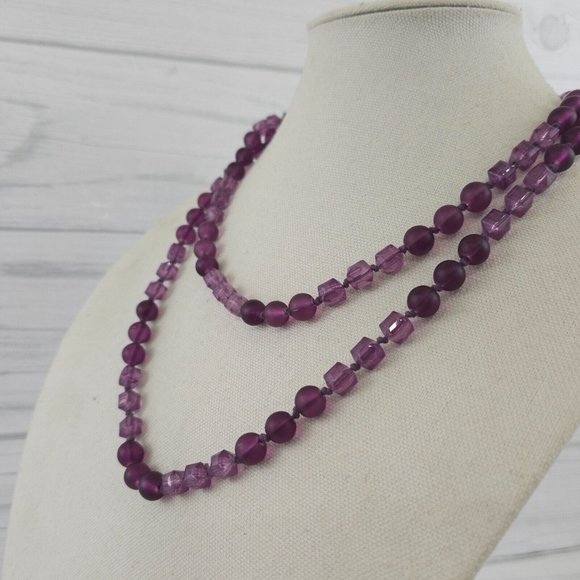 Vintage Long Beaded Faceleted Acrylic Necklace 47" Knotted Strand Z5 - Picture 5 of 5